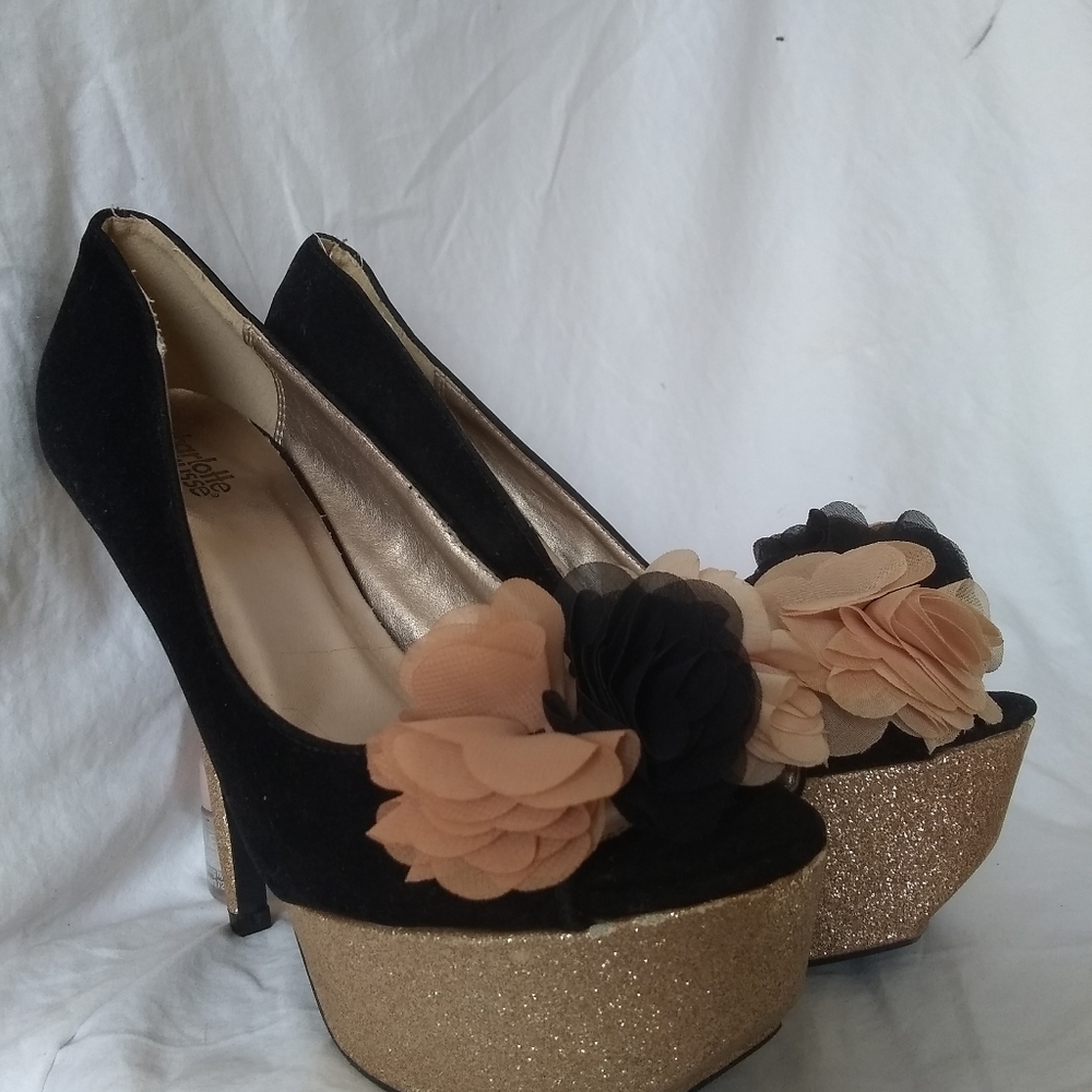 Dazzling gold Tinkerbell stilettos - Picture 11 of 13